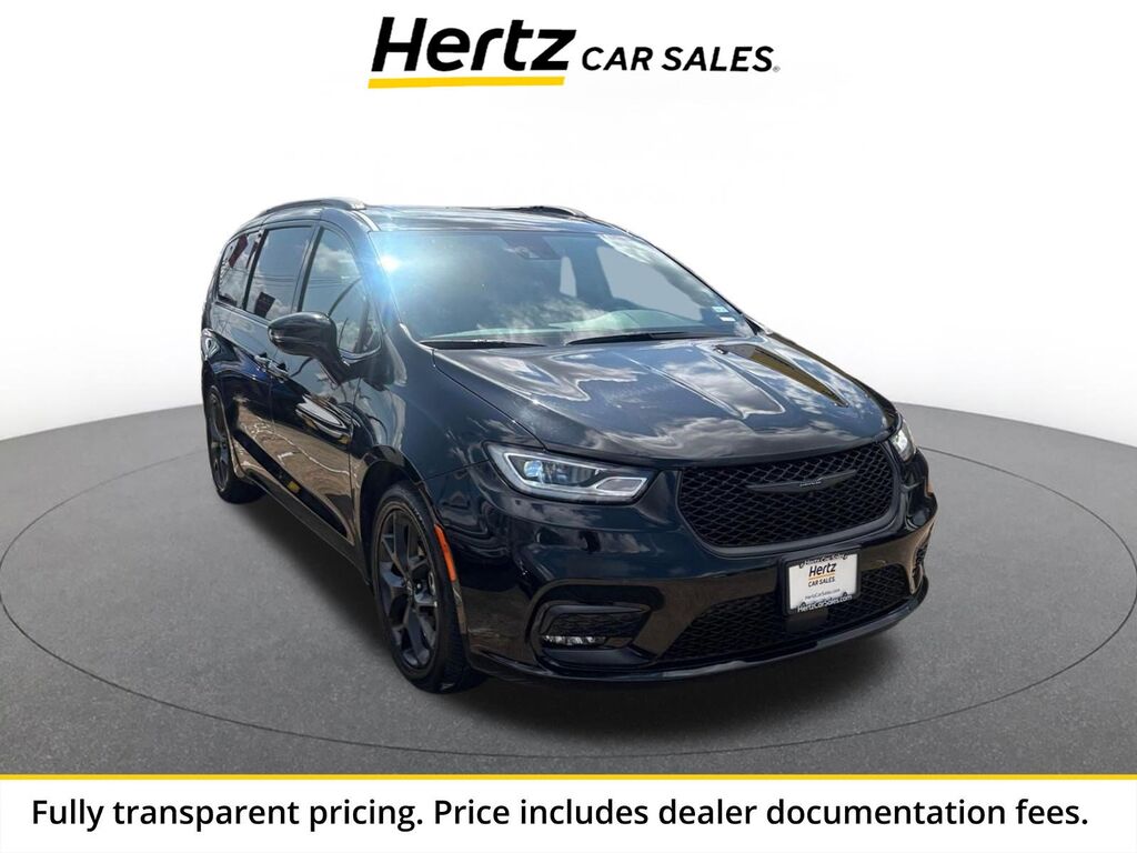 2025 Chrysler Pacifica Limited — photo 1 of 13