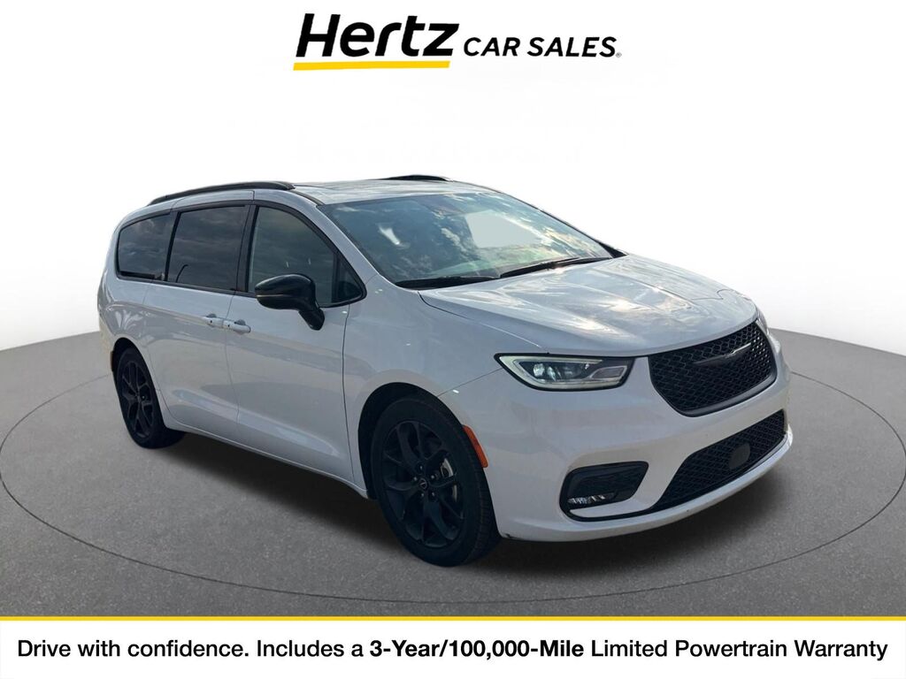 2025 Chrysler Pacifica Limited — photo 1 of 11