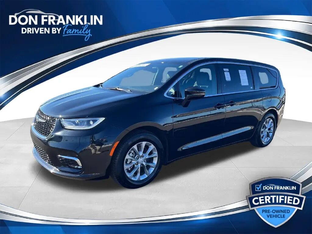 2026 Chrysler Pacifica Limited — photo 1 of 13