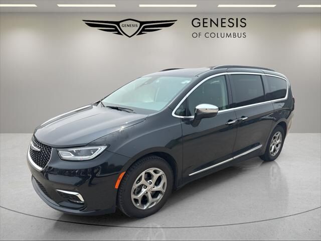 2023 Chrysler Pacifica Limited — photo 1 of 13