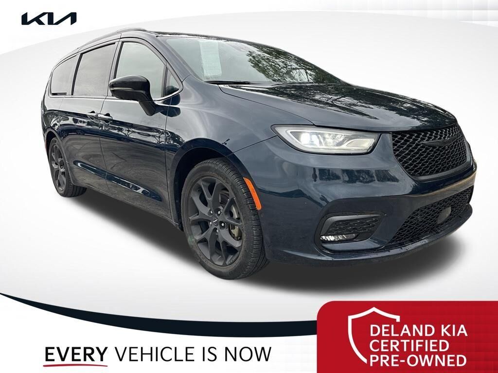 2024 Chrysler Pacifica Limited — photo 1 of 13