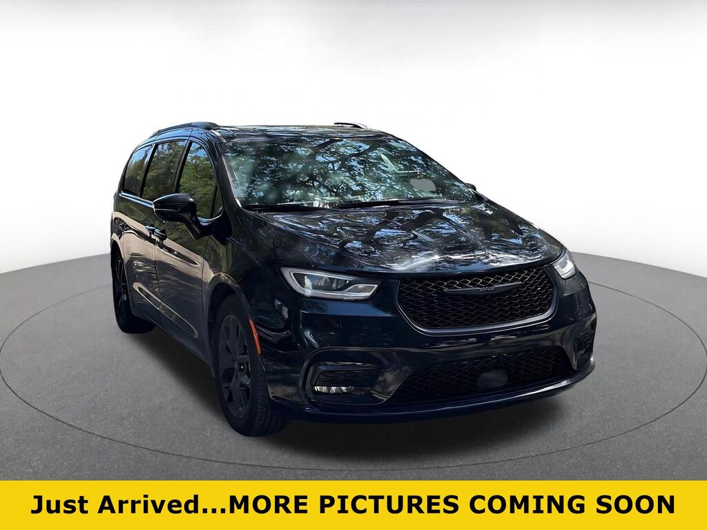 2025 Chrysler Pacifica Limited — photo 1 of 2