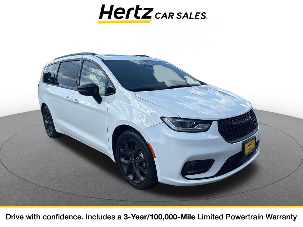 2025 Chrysler Pacifica Limited — photo 1 of 11