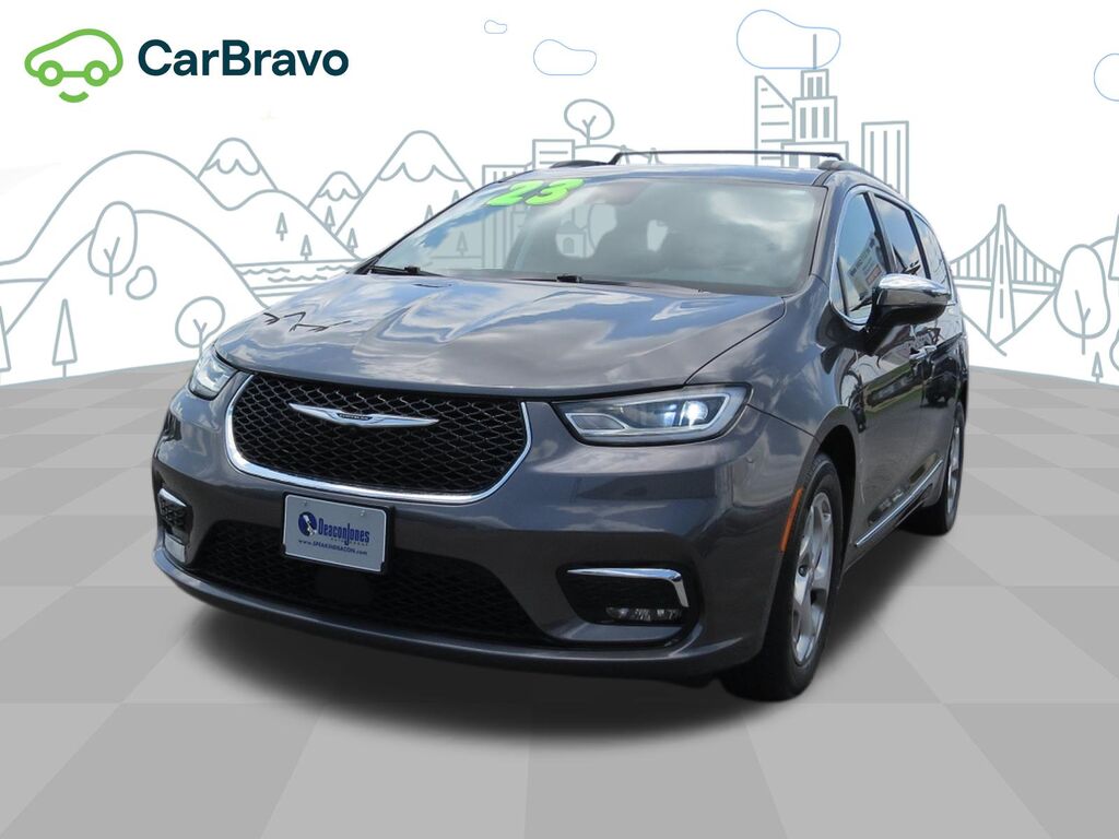2023 Chrysler Pacifica Limited — photo 1 of 7