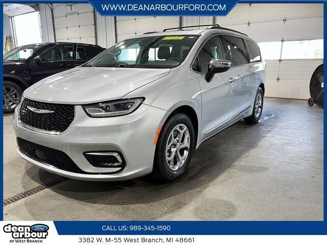 2023 Chrysler Pacifica Limited — photo 1 of 26