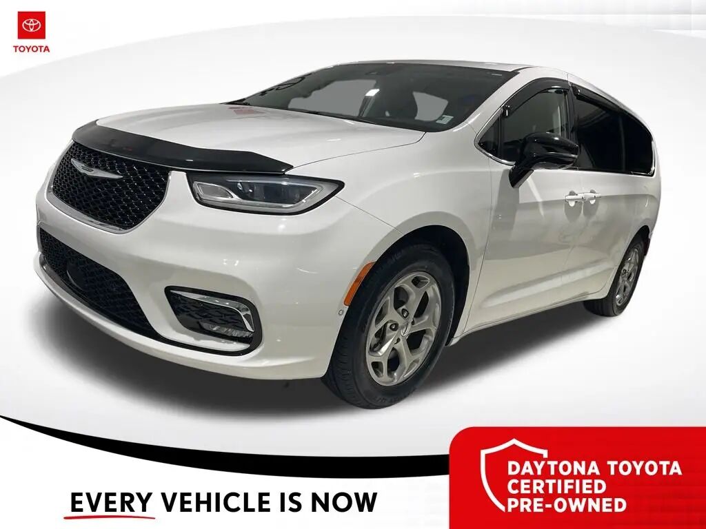 2024 Chrysler Pacifica Limited — photo 1 of 13