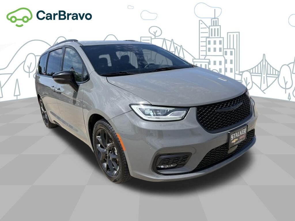 2025 Chrysler Pacifica Limited — photo 1 of 6