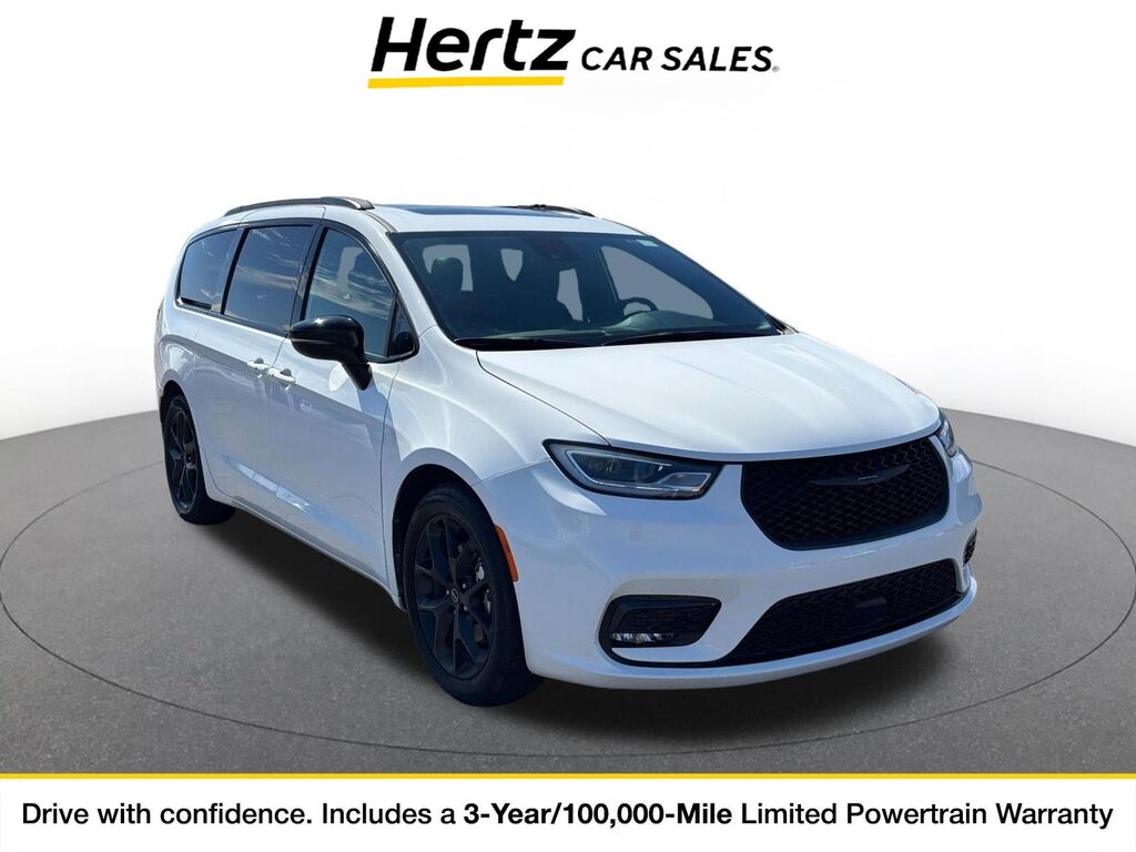 2025 Chrysler Pacifica Limited — photo 1 of 11