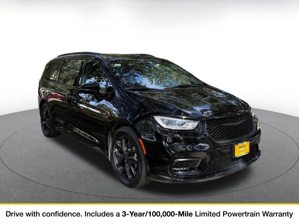 2025 Chrysler Pacifica Limited — photo 1 of 11