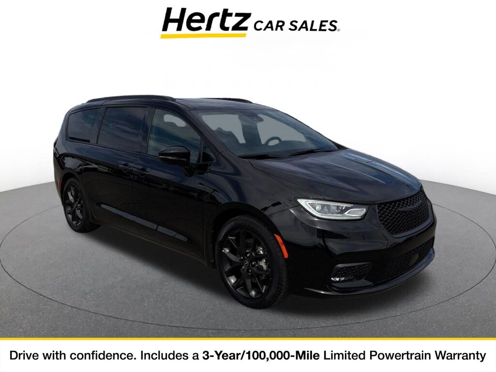 2025 Chrysler Pacifica Limited — photo 1 of 11