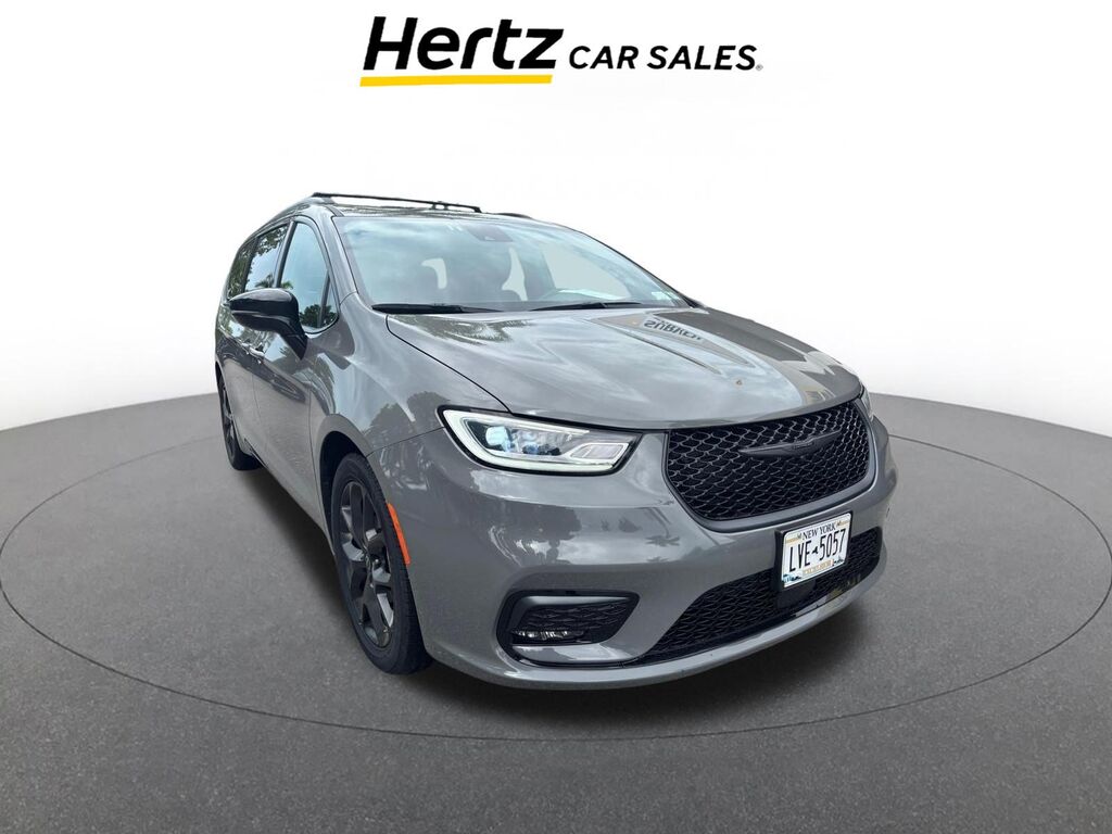 2025 Chrysler Pacifica Limited — photo 1 of 1