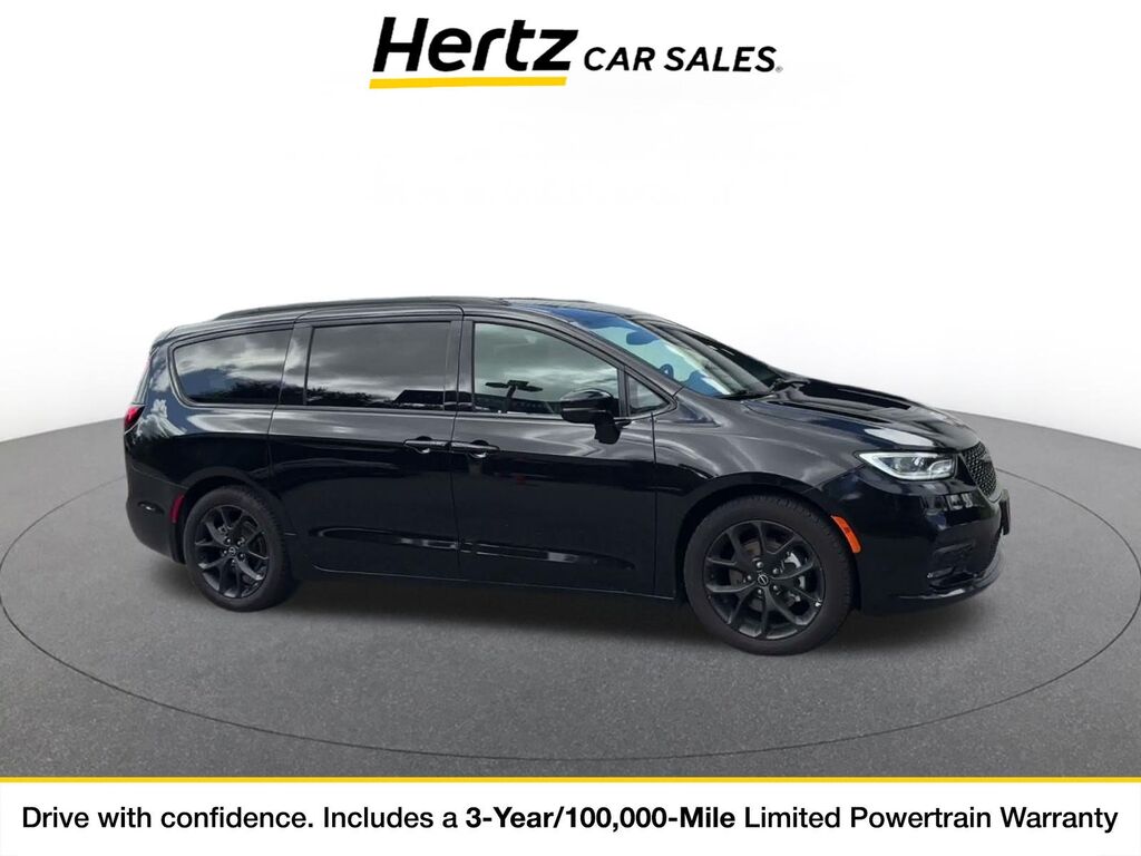 2025 Chrysler Pacifica Limited — photo 1 of 11