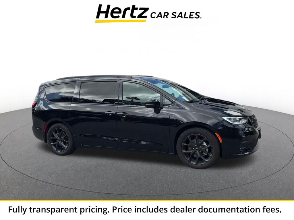 2025 Chrysler Pacifica Limited — photo 1 of 7