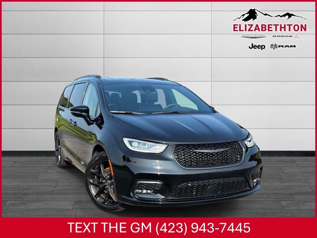 2026 Chrysler Pacifica Limited — photo 1 of 13