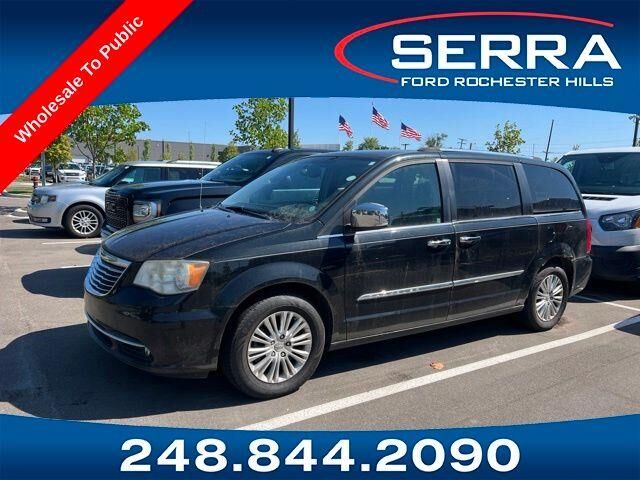 2013 Chrysler Town and Country Limited