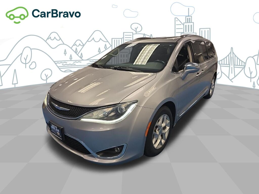 2020 Chrysler Pacifica Limited — photo 1 of 6