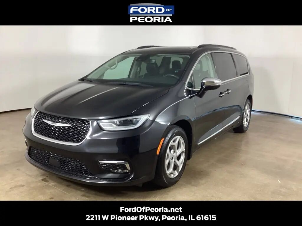 2022 Chrysler Pacifica Limited — photo 1 of 13