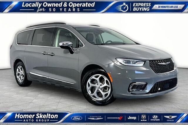 2023 Chrysler Pacifica Limited — photo 1 of 13