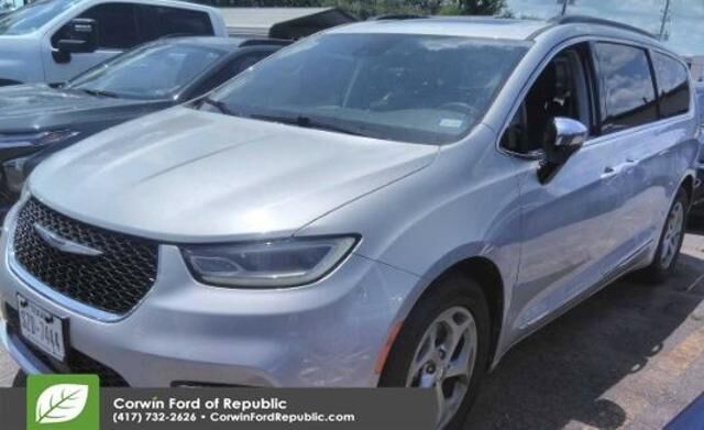 2023 Chrysler Pacifica Limited — photo 1 of 26