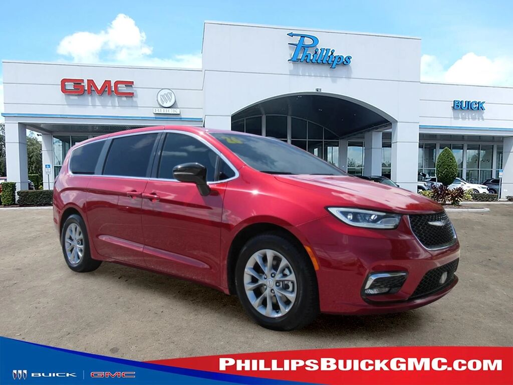 2026 Chrysler Pacifica Limited — photo 1 of 13