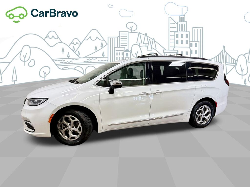 2023 Chrysler Pacifica Limited — photo 1 of 6