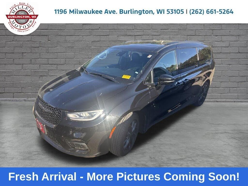 2025 Chrysler Pacifica Limited — photo 1 of 1