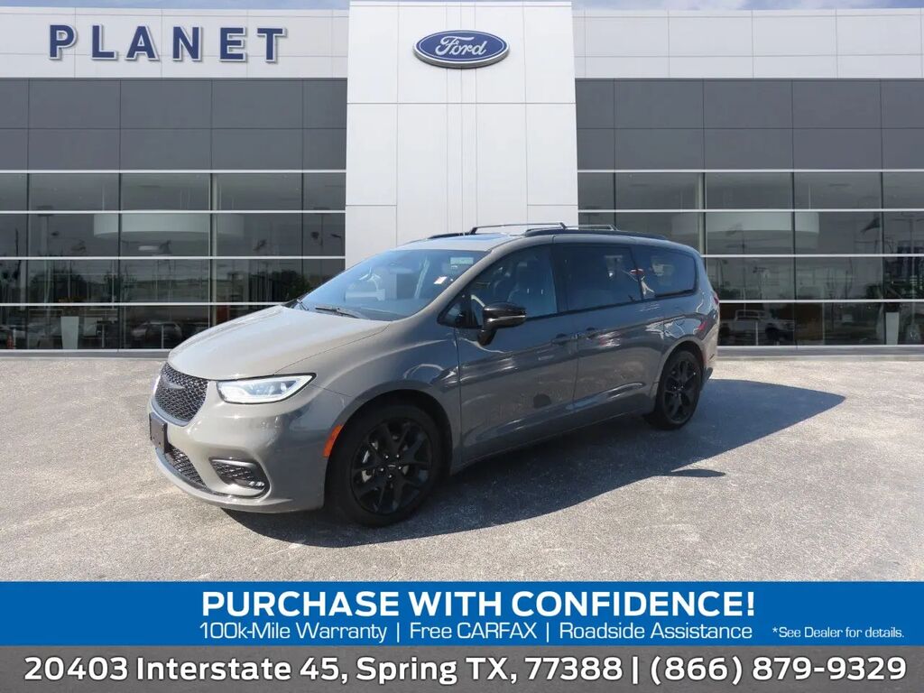 2025 Chrysler Pacifica Limited — photo 1 of 26