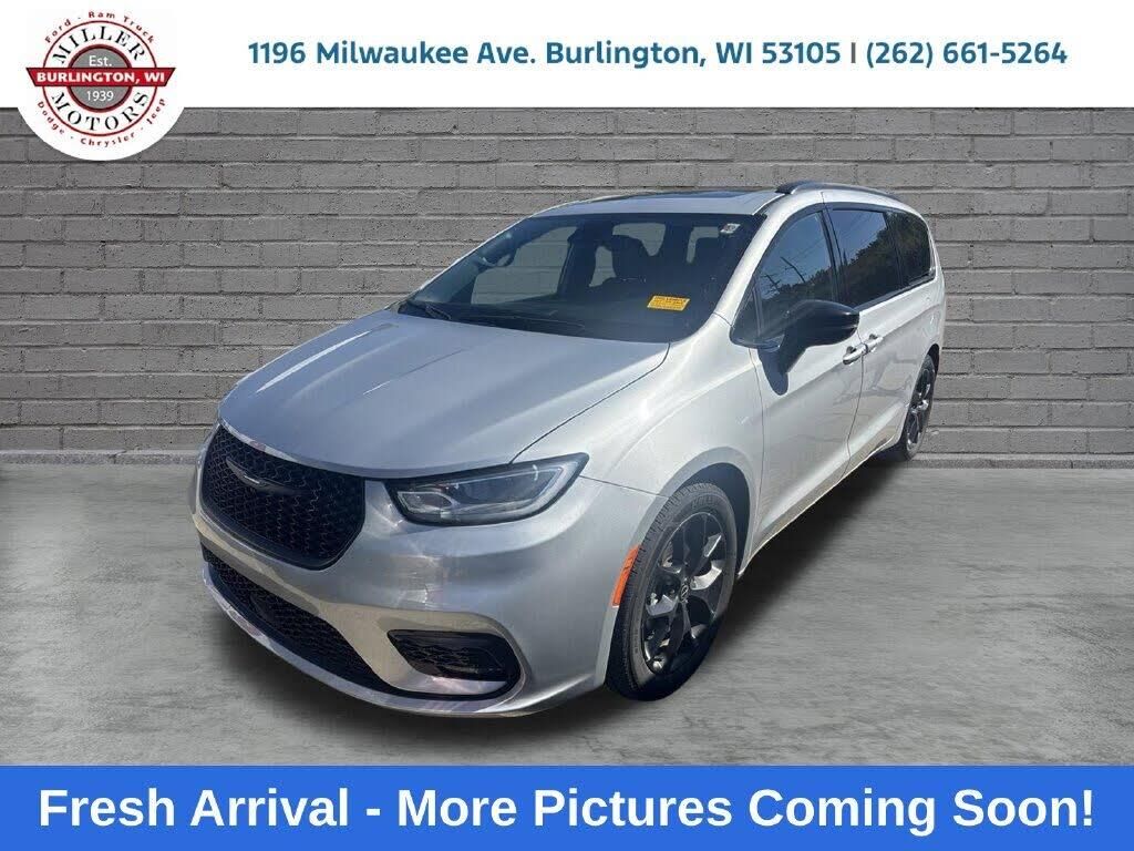 2026 Chrysler Pacifica Limited — photo 1 of 1