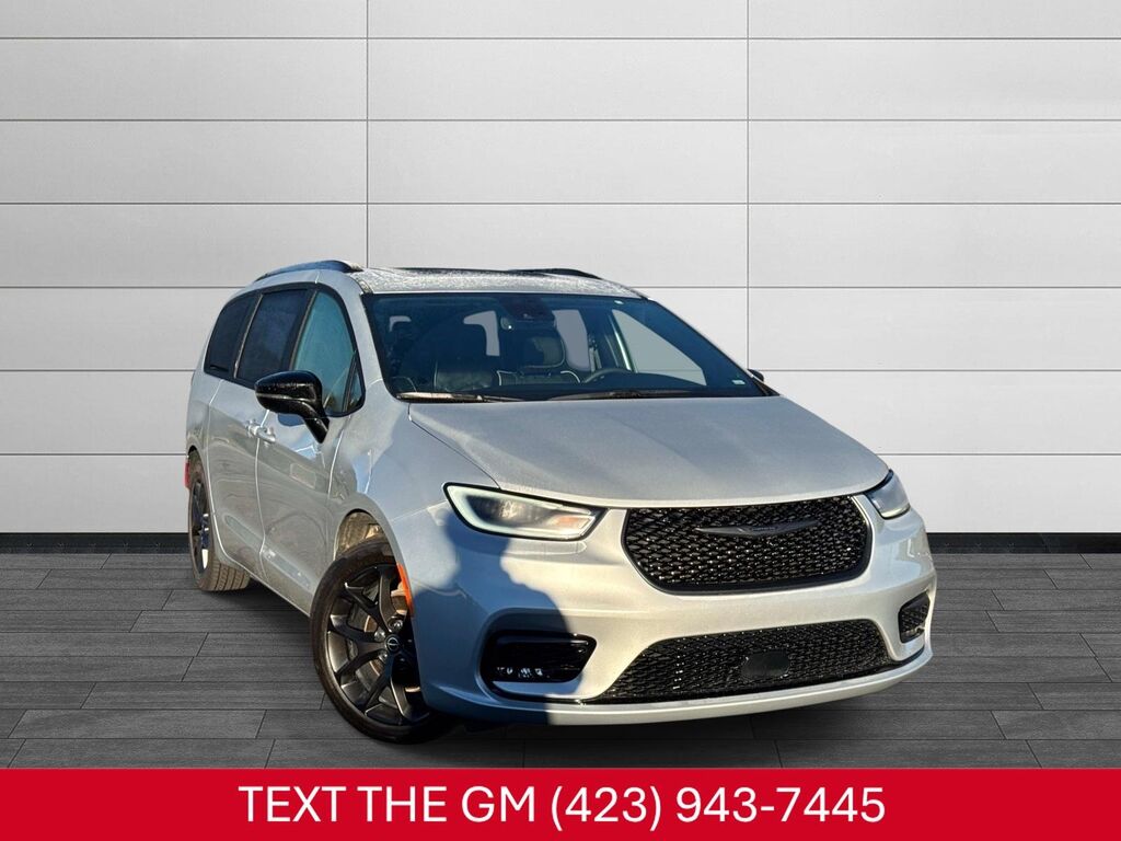 2026 Chrysler Pacifica Limited — photo 1 of 13