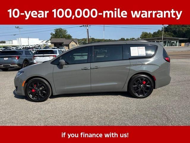 2020 Chrysler Pacifica Limited — photo 1 of 27