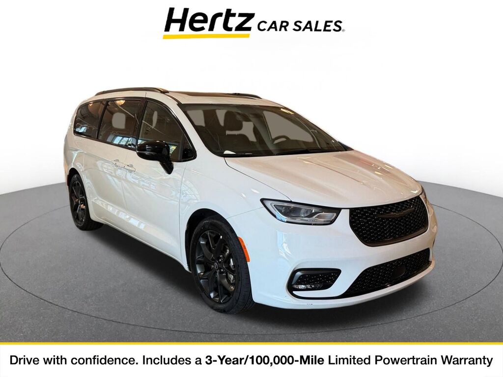 2025 Chrysler Pacifica Limited — photo 1 of 11