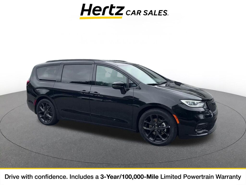 2025 Chrysler Pacifica Limited — photo 1 of 11