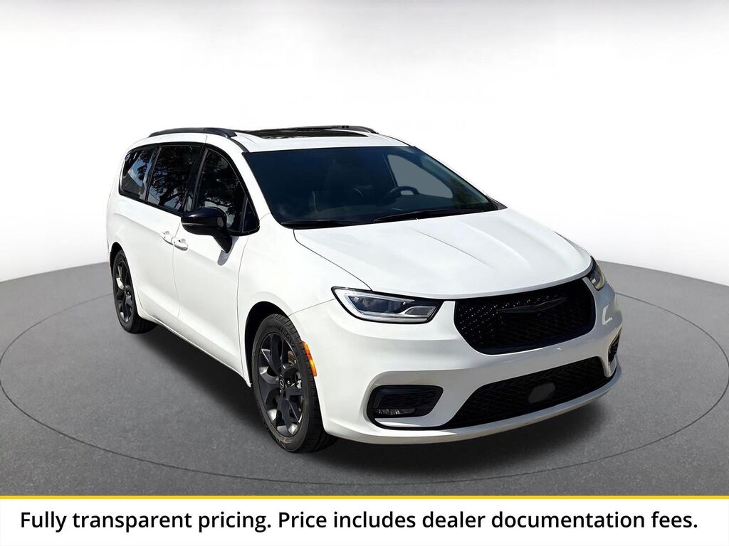 2025 Chrysler Pacifica Limited — photo 1 of 2