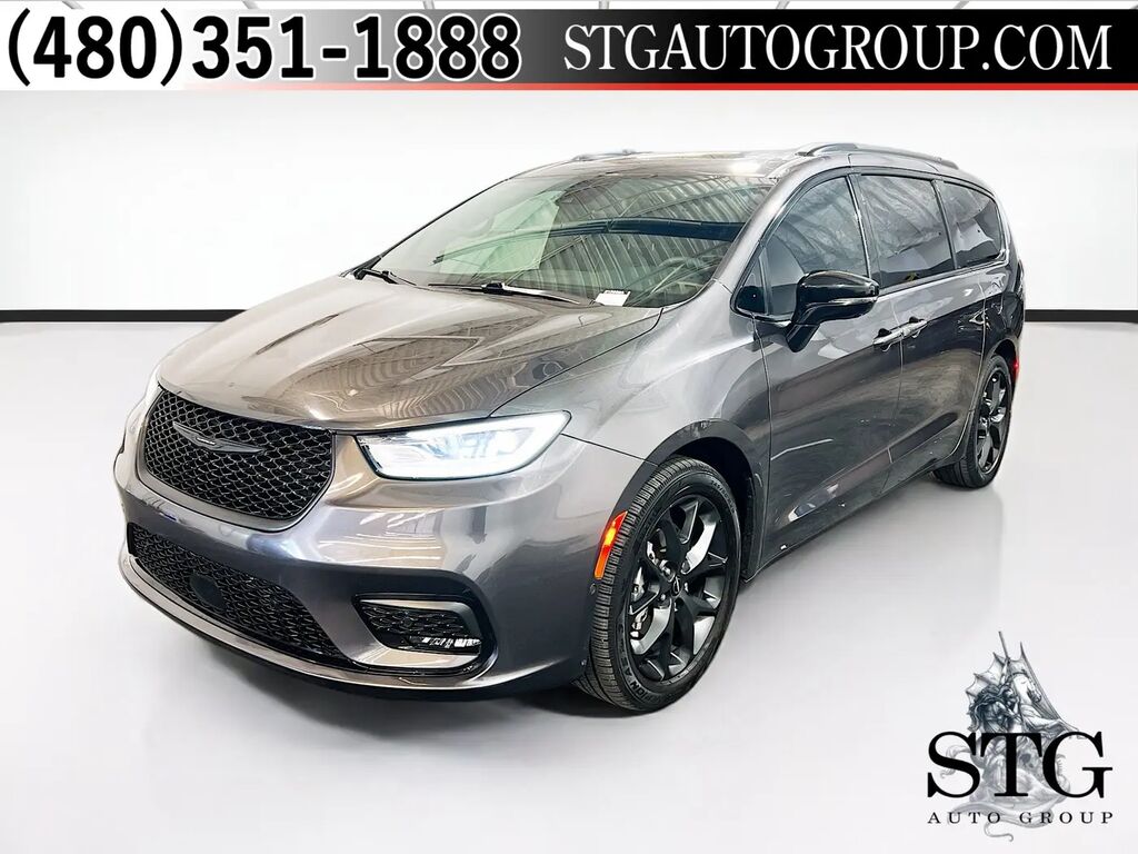 2023 Chrysler Pacifica Limited — photo 1 of 13