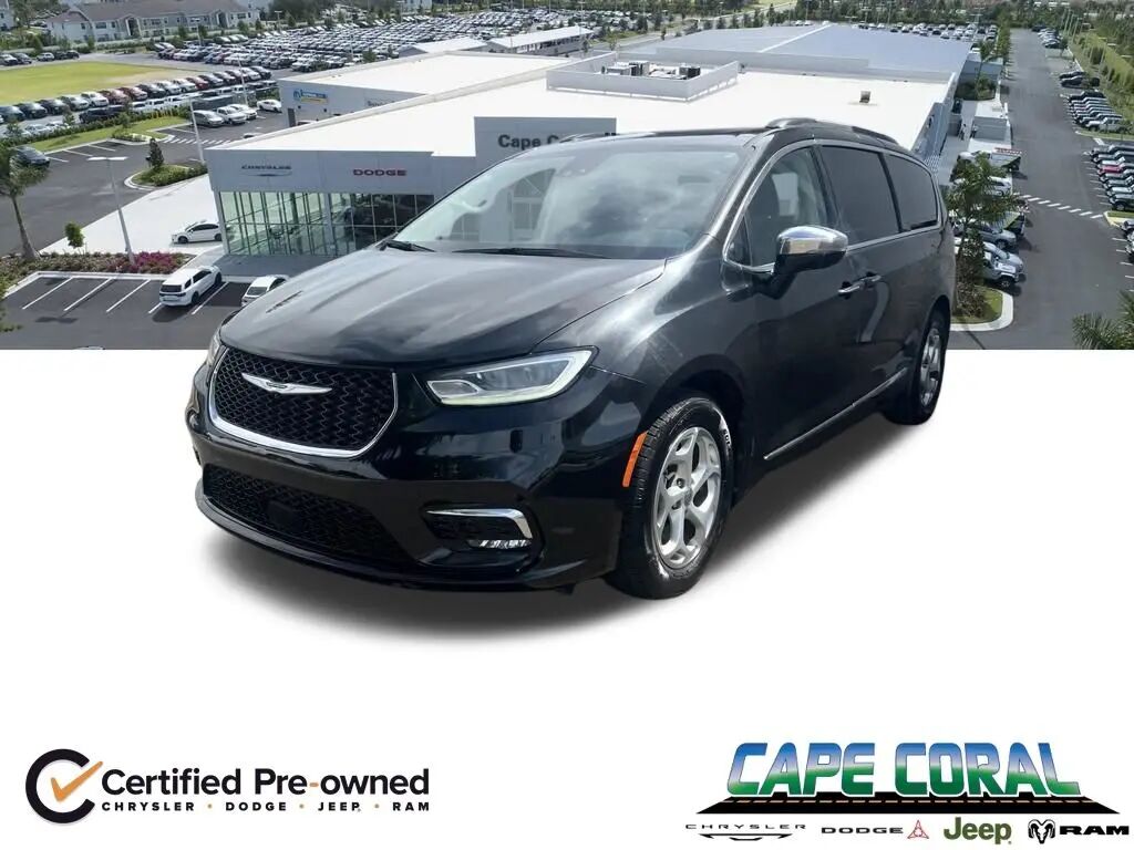 2023 Chrysler Pacifica Limited — photo 1 of 12