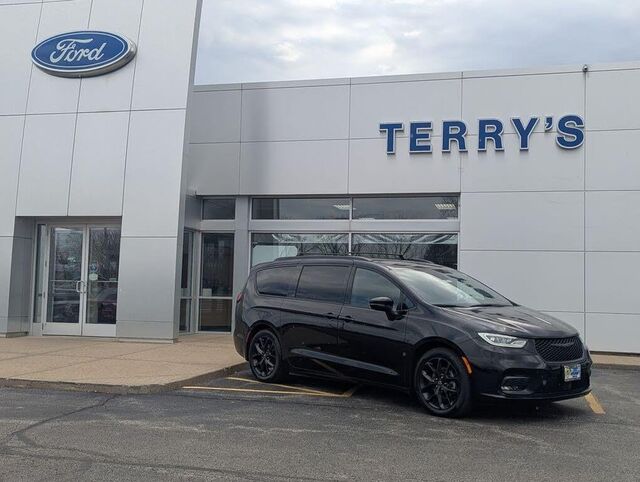2025 Chrysler Pacifica Limited — photo 1 of 1