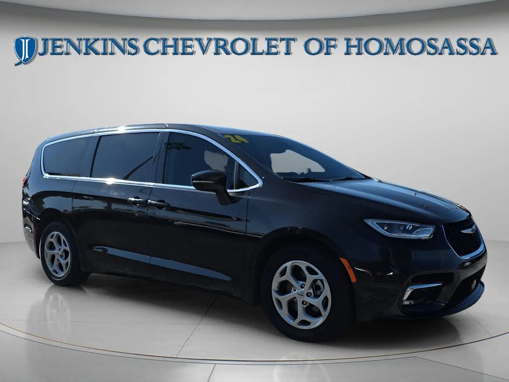 2024 Chrysler Pacifica Limited — photo 1 of 26