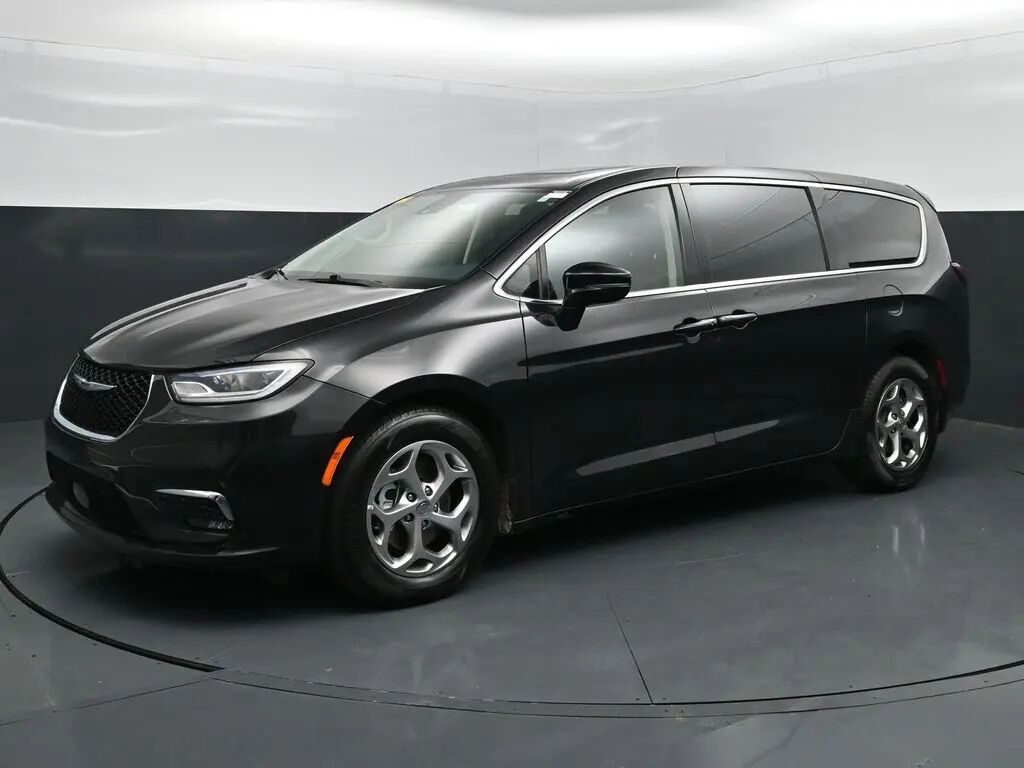 2024 Chrysler Pacifica Limited — photo 1 of 25