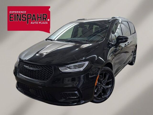 2025 Chrysler Pacifica Limited — photo 1 of 1