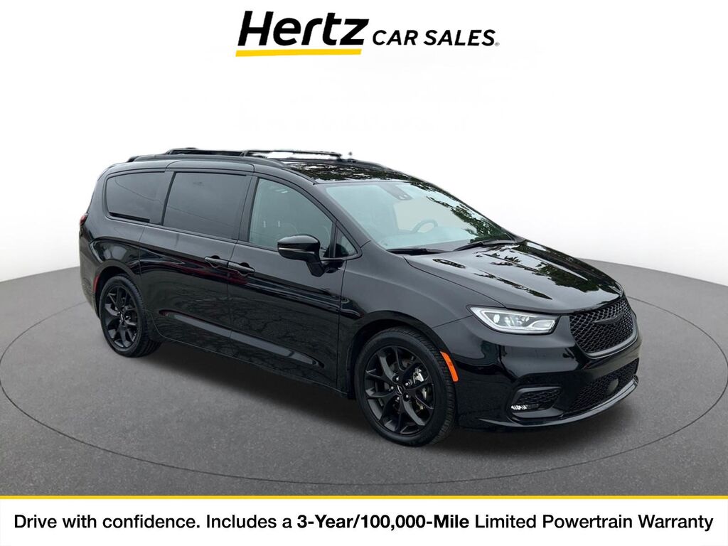 2025 Chrysler Pacifica Limited — photo 1 of 11