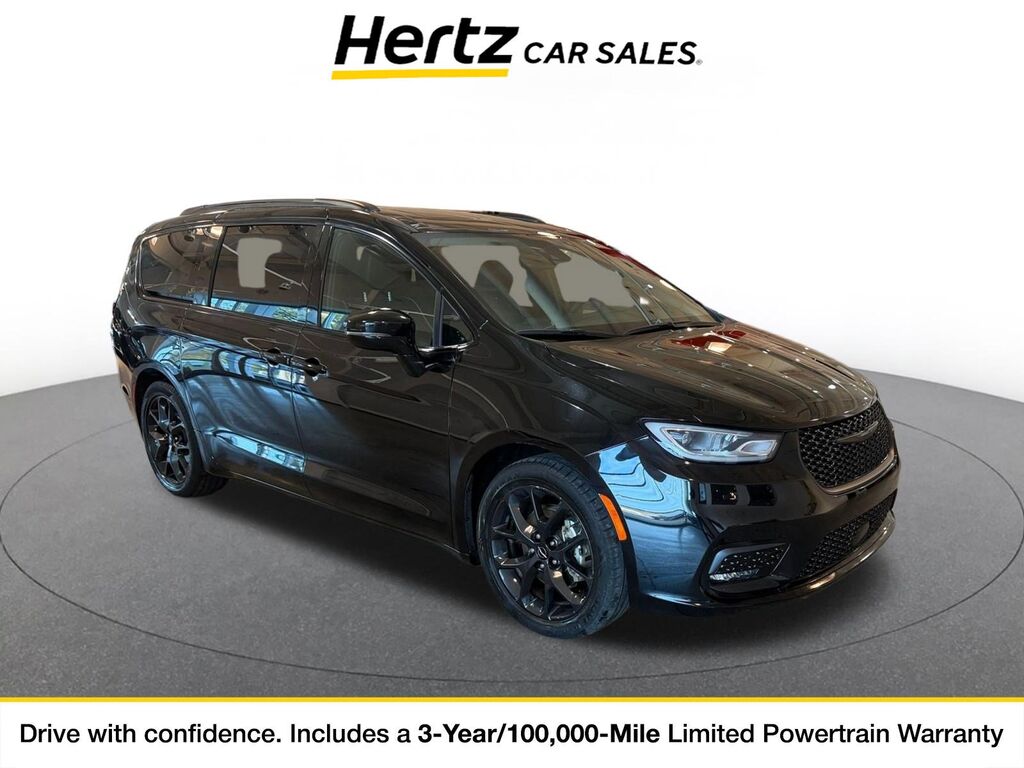 2025 Chrysler Pacifica Limited — photo 1 of 11