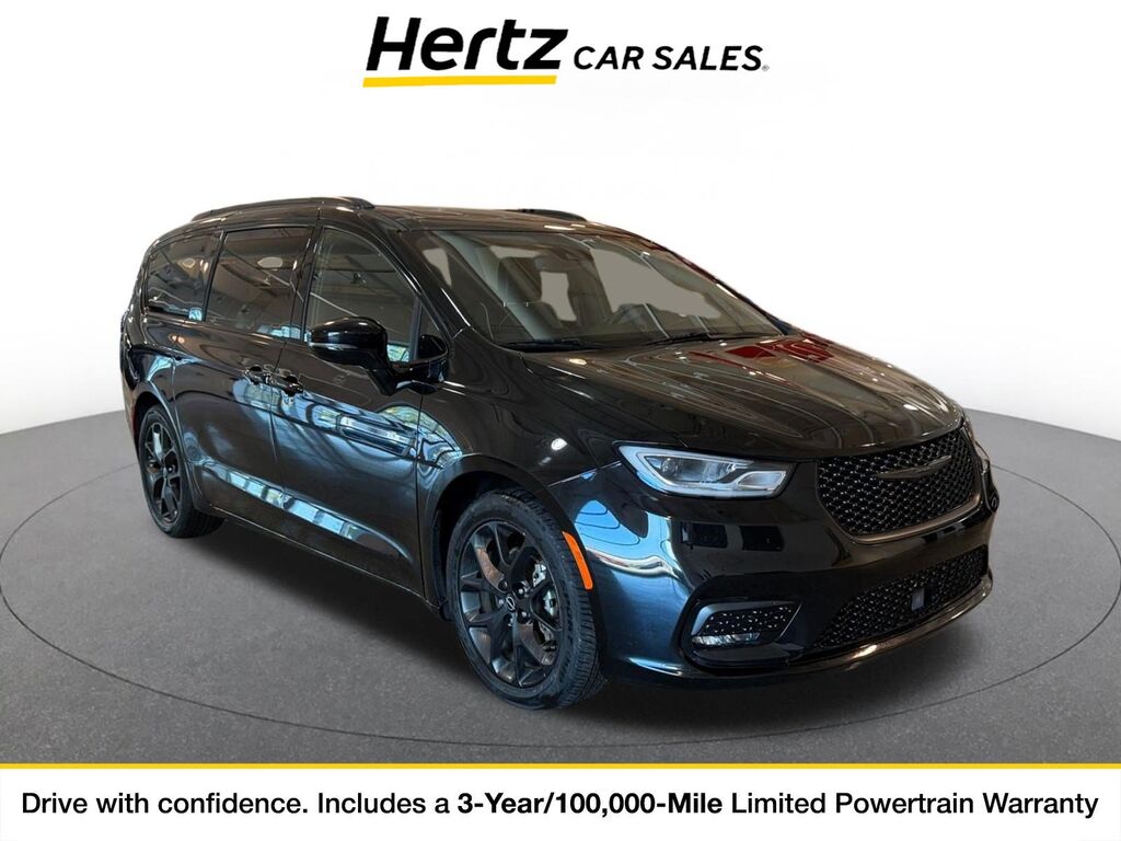 2025 Chrysler Pacifica Limited — photo 1 of 11