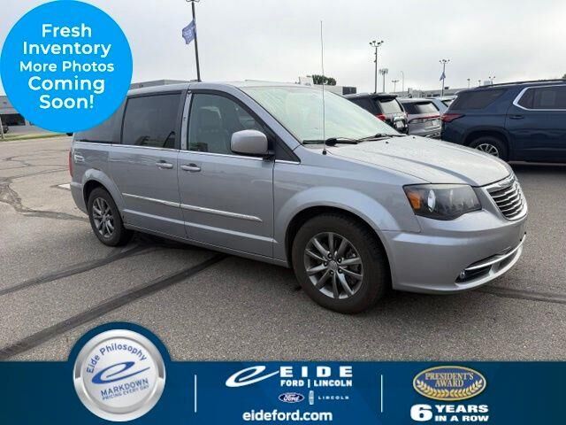 2015 Chrysler Town and Country S