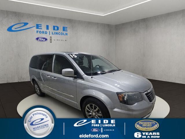 2015 Chrysler Town and Country S