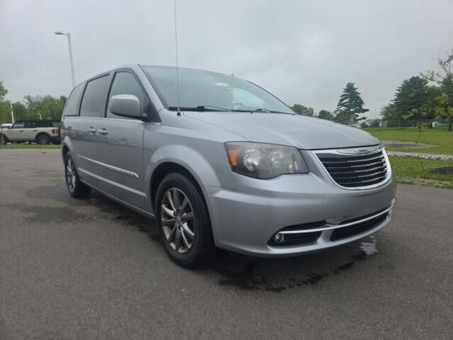 2015 Chrysler Town and Country S