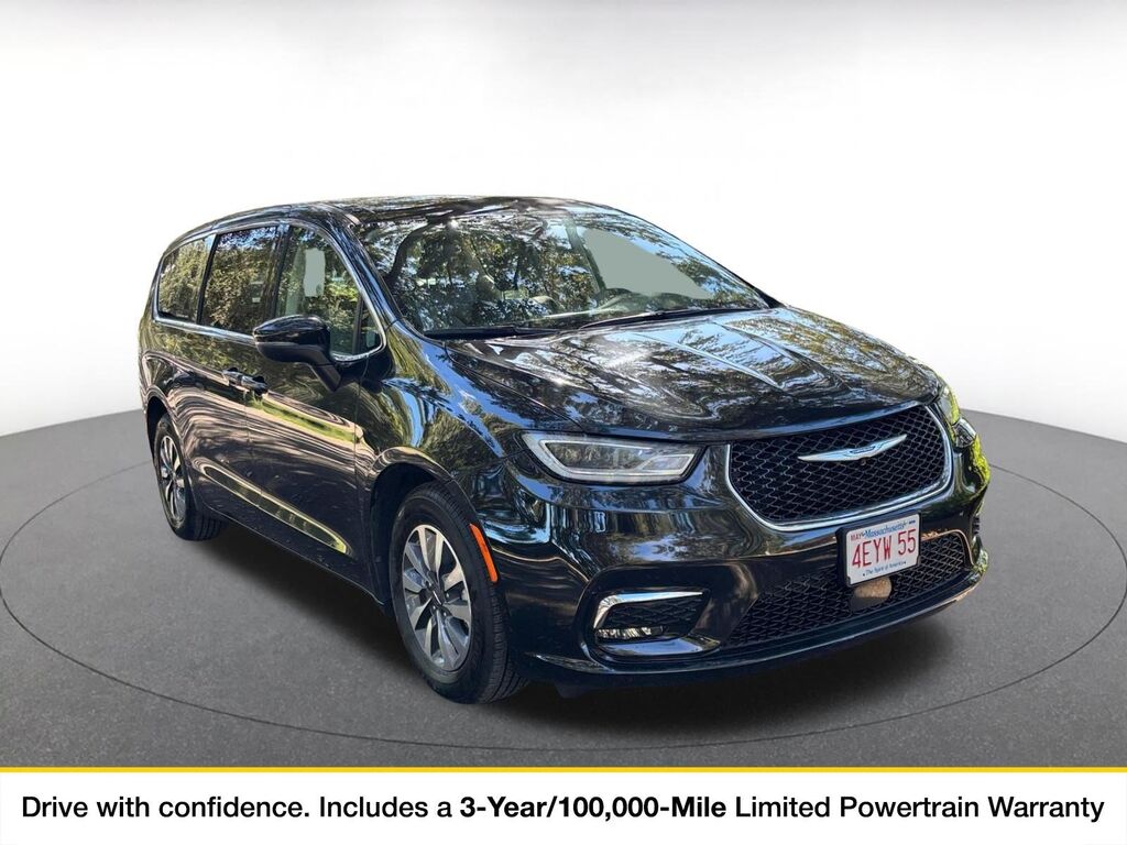 2023 Chrysler Pacifica Hybrid Touring L — photo 1 of 1