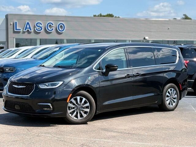 2023 Chrysler Pacifica Plug-In Hybrid Touring L