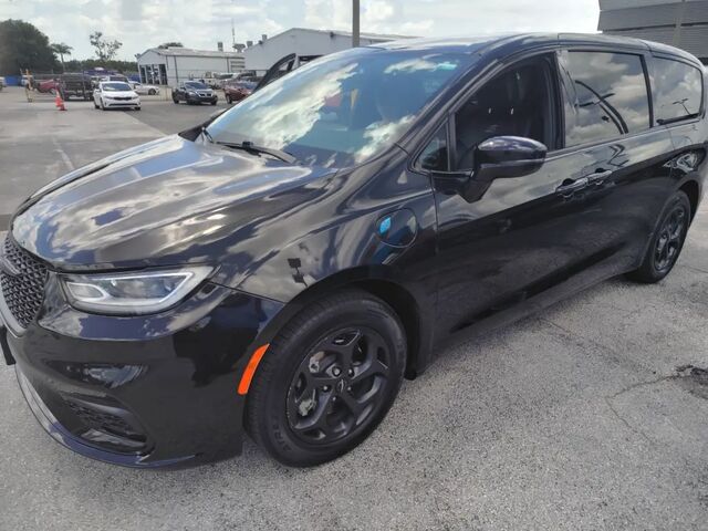 2022 Chrysler Pacifica Hybrid Touring L
