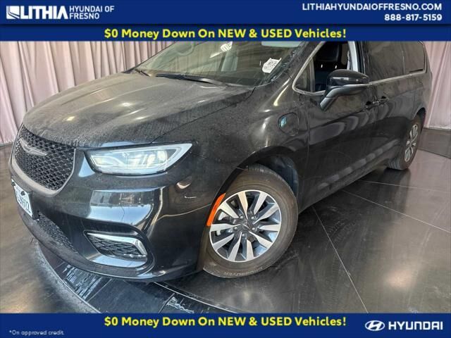 2023 Chrysler Pacifica Plug-In Hybrid Touring L