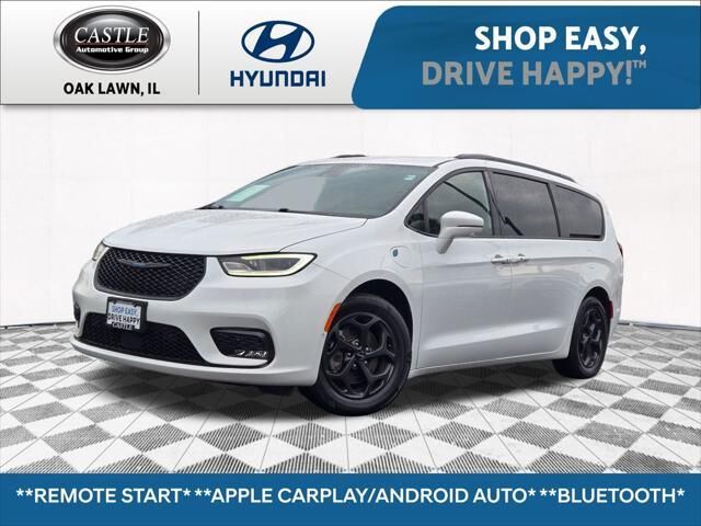 2021 Chrysler Pacifica Hybrid Touring L — photo 1 of 13